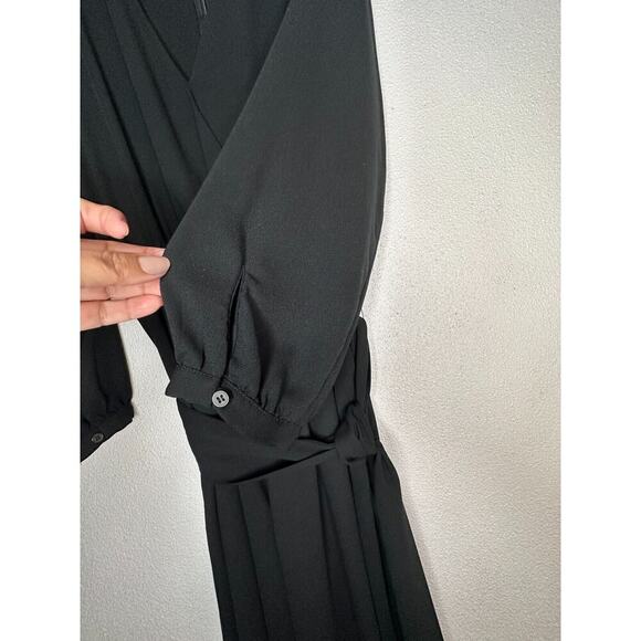 Halogen Black Women's Longsleeve Belted Jumpsuit Size M V-Neck Pockets - Picture 15 of 16